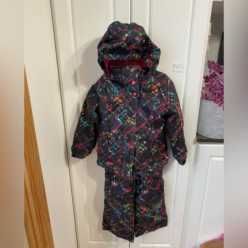 Jupa girls snowsuit size 4, jacket and snowpants, black